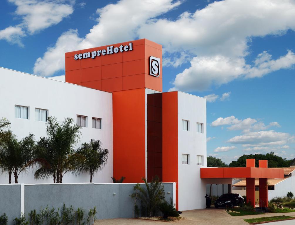 Semprehotel Três Lagoas Exteriör bild